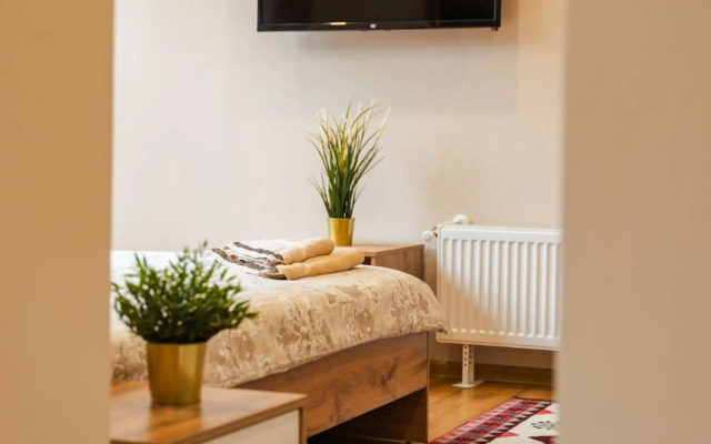 The White Horse Apartment 1