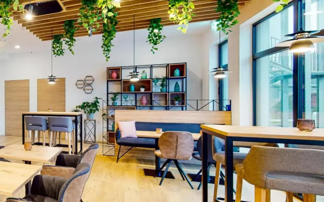 Point 7 Hotel