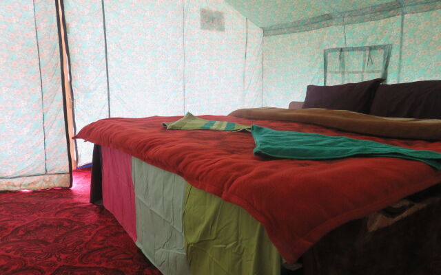 Pangong Retreat Camp