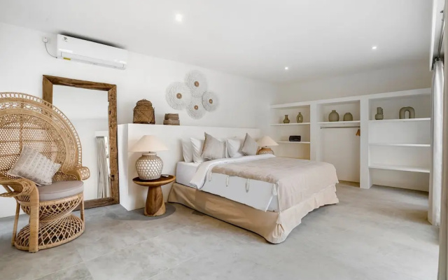 A Casa Di Renucci by Alfred in Bali - Brand New Stunning 5BR Villa Near Seminyak Beach – Guest Rooms – Kuta