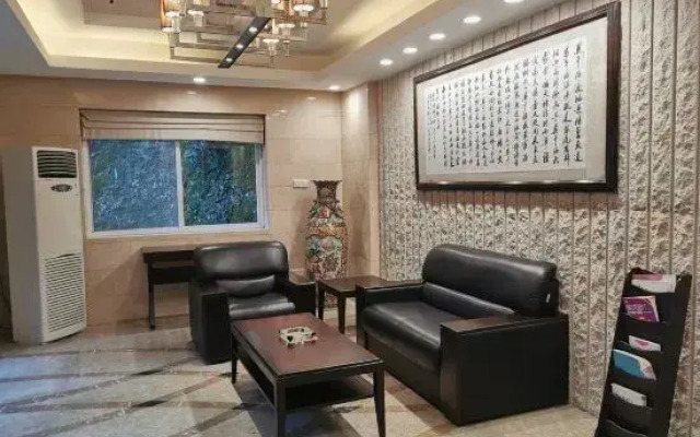Qiye Shuxia Hotel