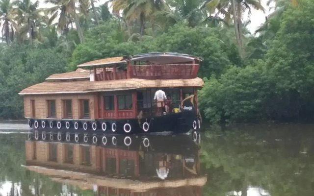 Mango Kerala Houseboats