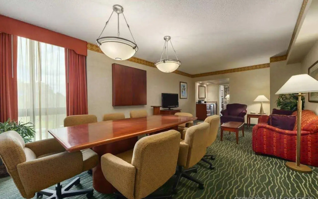 Embassy Suites by Hilton Tampa USF Near Busch Gardens