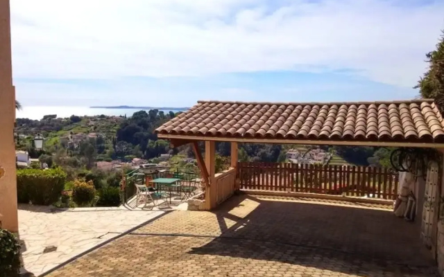 Studio in Cagnes-sur-mer, With Wonderful sea View, Pool Access, Enclos