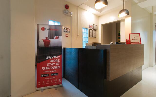 RedDoorz @ Golite Old Albay - Hostel