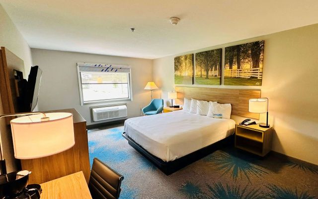 Days Inn & Suites by Wyndham Wynne
