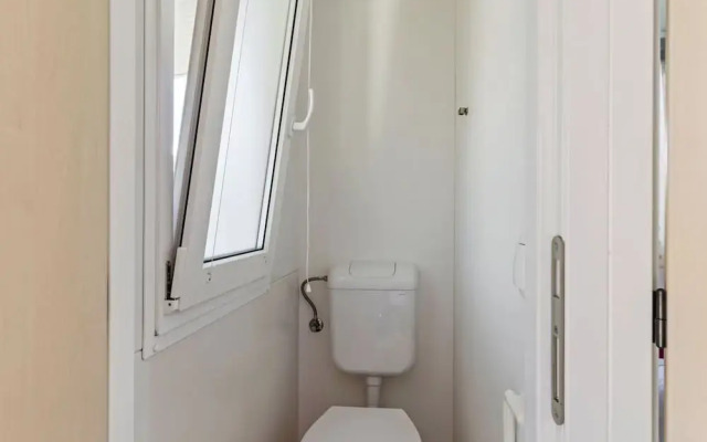 Classy Mobile Home in Banjole With Garden