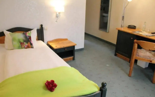 Zur Kaiserpfalz - Hotel-Spa-Camping