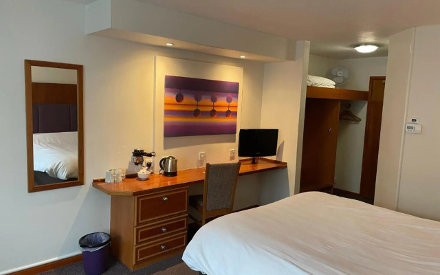Premier Inn Warrington South