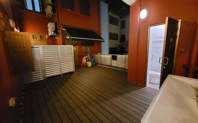 Wink @ Upper Cross Street - Hostel