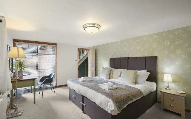 Chestnut Barn Runham 1880's Barn Conversion