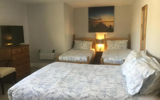 T & J Motel