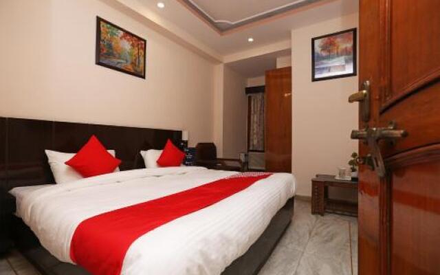 OYO 14390 Hotel Samrat