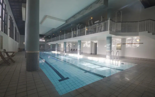 Cape Town City Accommodation - The Island Club