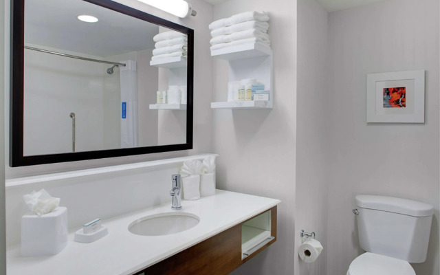 Hampton Inn and Suites Manchester