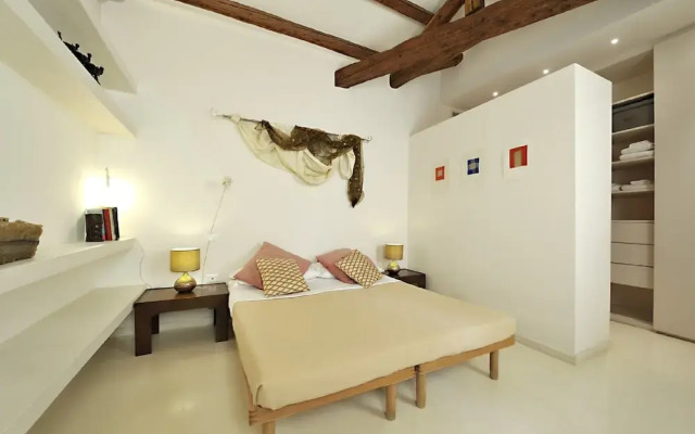 Venice Rialto Apartment With Balcony
