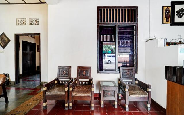OYO 90676 Oryza Hotel