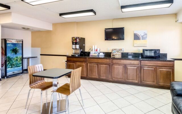 Motel 6 Grove City, OH