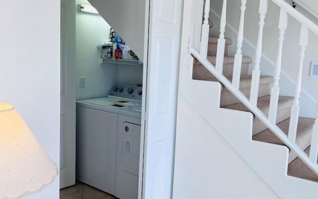 Carpe Diem 4 Bedroom Home by RedAwning