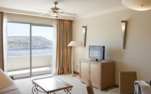 Golden Sands Luxury Apartment