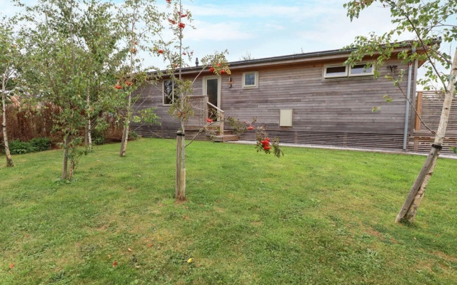 12 Meadow Retreat