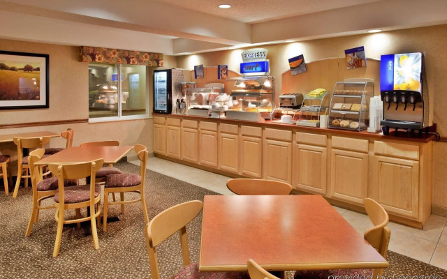 Holiday Inn Express Warrenton by IHG