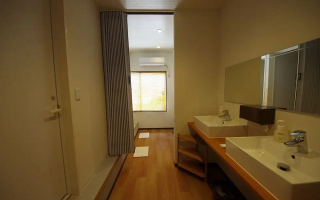 Adan Hotel