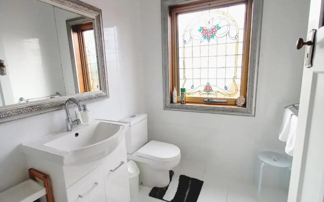 Ocean Aspect and Central to CBD - CoSheirm Apartments On Merri