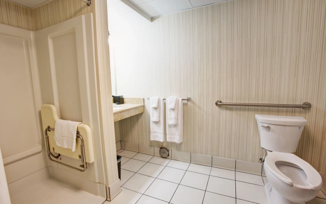 Country Inn & Suites by Radisson, Traverse City, MI