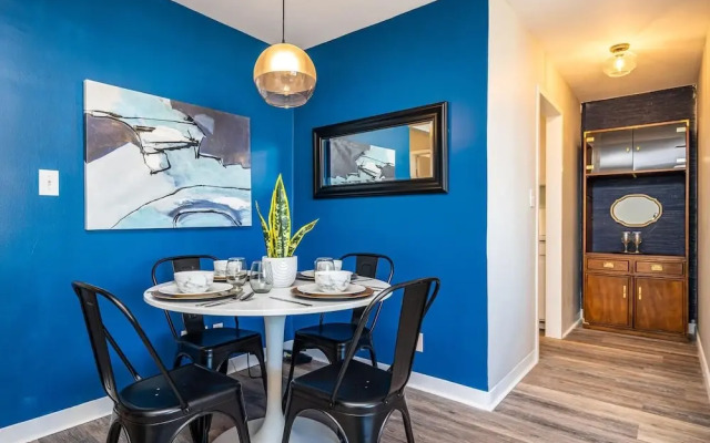 ATL Downtown 2B Condo with Free Parking