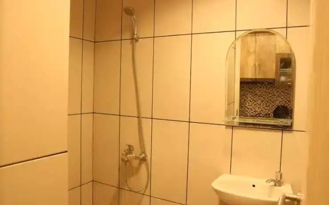 Apartemen Grand Kamala Lagoon by Cheapinn