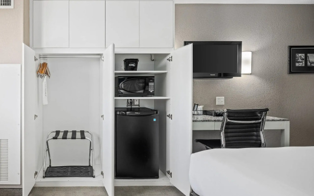 Home Inn Express - Medicine Hat