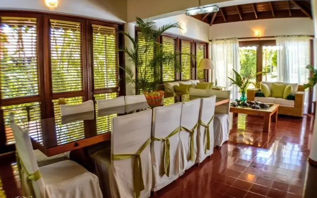 Walking Distance to the Beach No6320