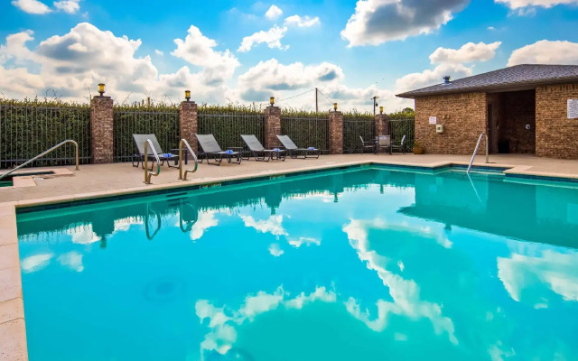 Best Western Plus Sand Bass Inn & Suites