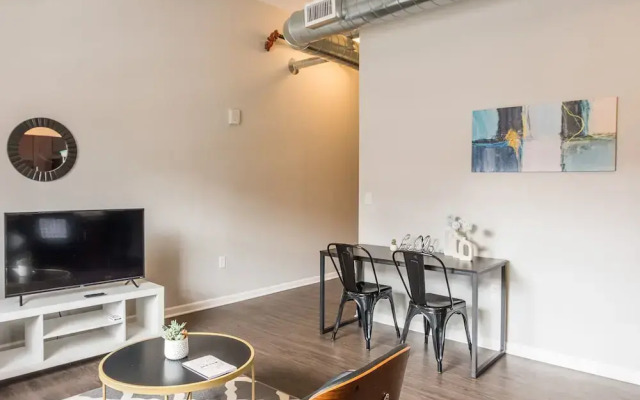FRONTDESK 915 Broadway Apts Downtown Kansas City