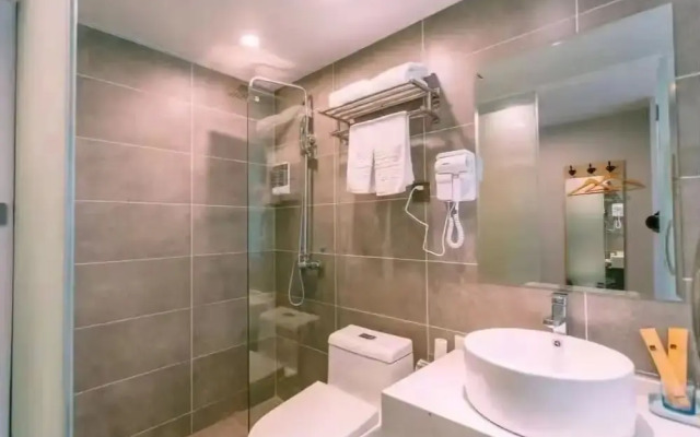 Qingmu Hotel