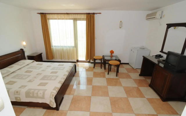 Hotel More