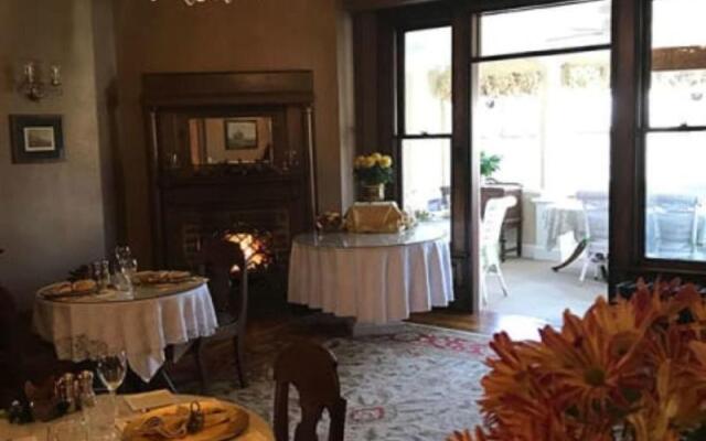Albemarle Inn