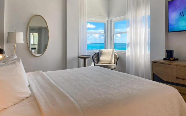 Marseilles Beachfront Hotel