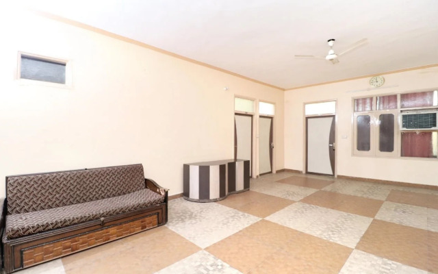 Oyo 27893 Sita Niwas Parking