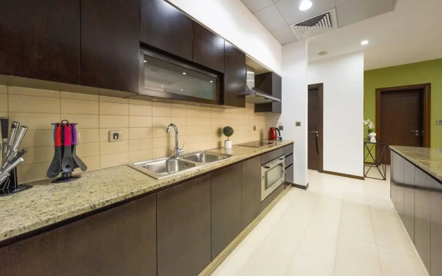 Modern beachfront 1BR apartment