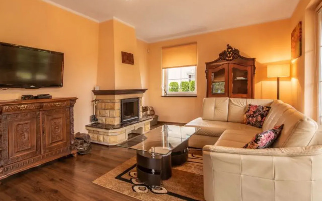 Villa von Valdi W Adys Awowo