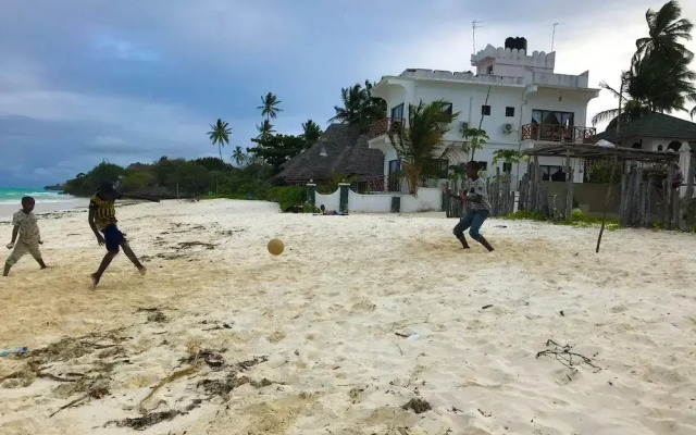 Jambiani White Sands Beach Bungalows