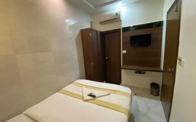 Hotel Palace Residency near Lokmanya Tilak Terminus