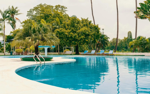 Inya Lake Hotel