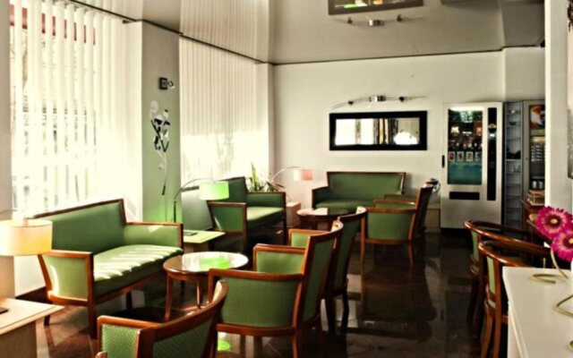 Casa Serena Paris Hôtel