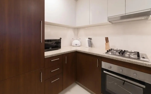 Chic Apt w Burj Khalifa Dancing Fountain View