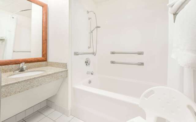 Baymont by Wyndham Springfield South Hwy 65