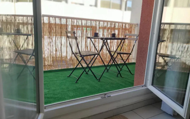 STUDIO LE GALICE avec TERRASSE et PARKING
