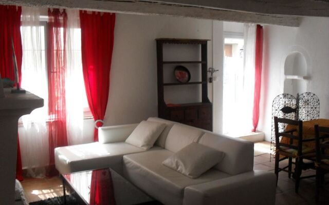 House With 3 Bedrooms in Saintes-maries-de-la-mer, With Furnished Terr